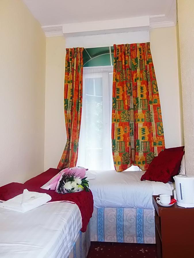 Victoria Station Hotel London Bagian luar foto