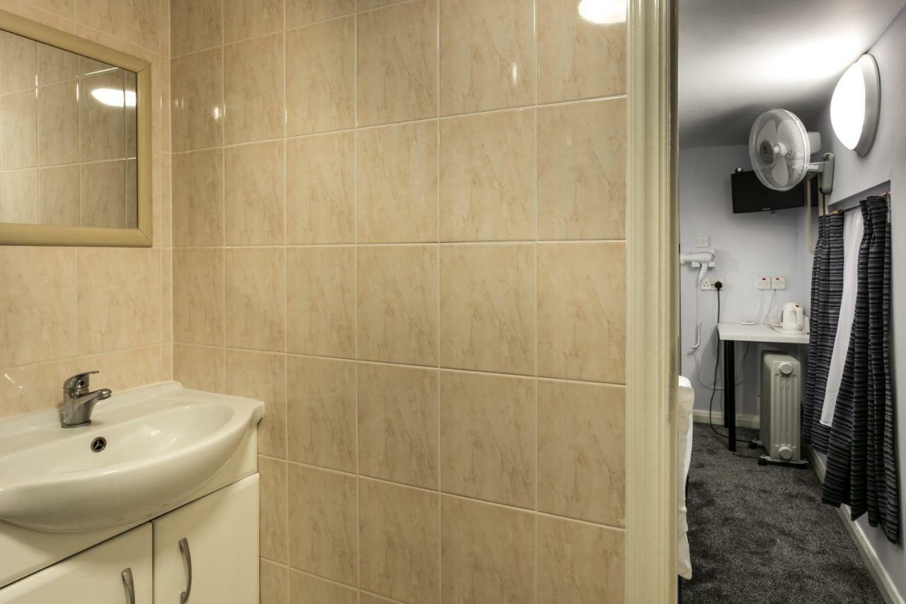 Victoria Station Hotel London Bagian luar foto