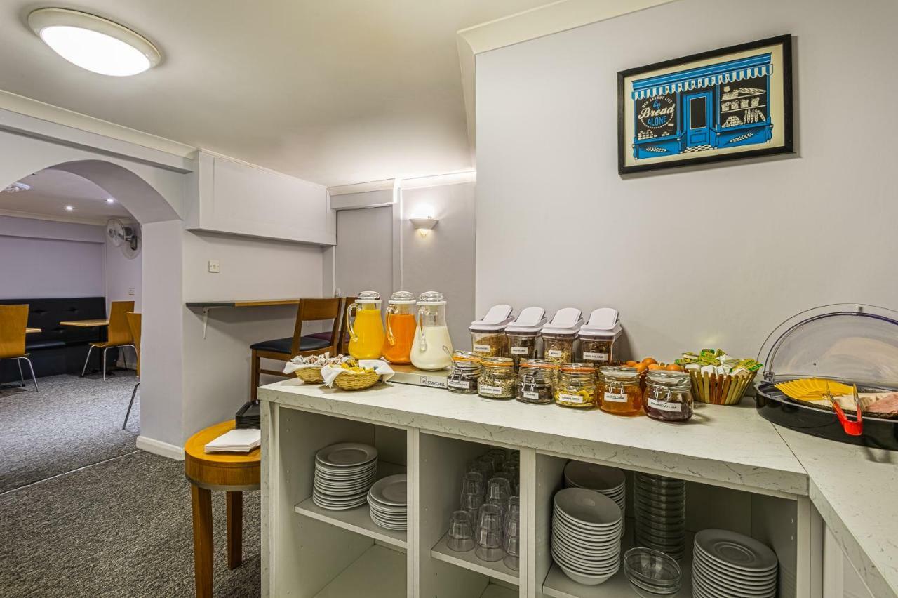 Victoria Station Hotel London Bagian luar foto