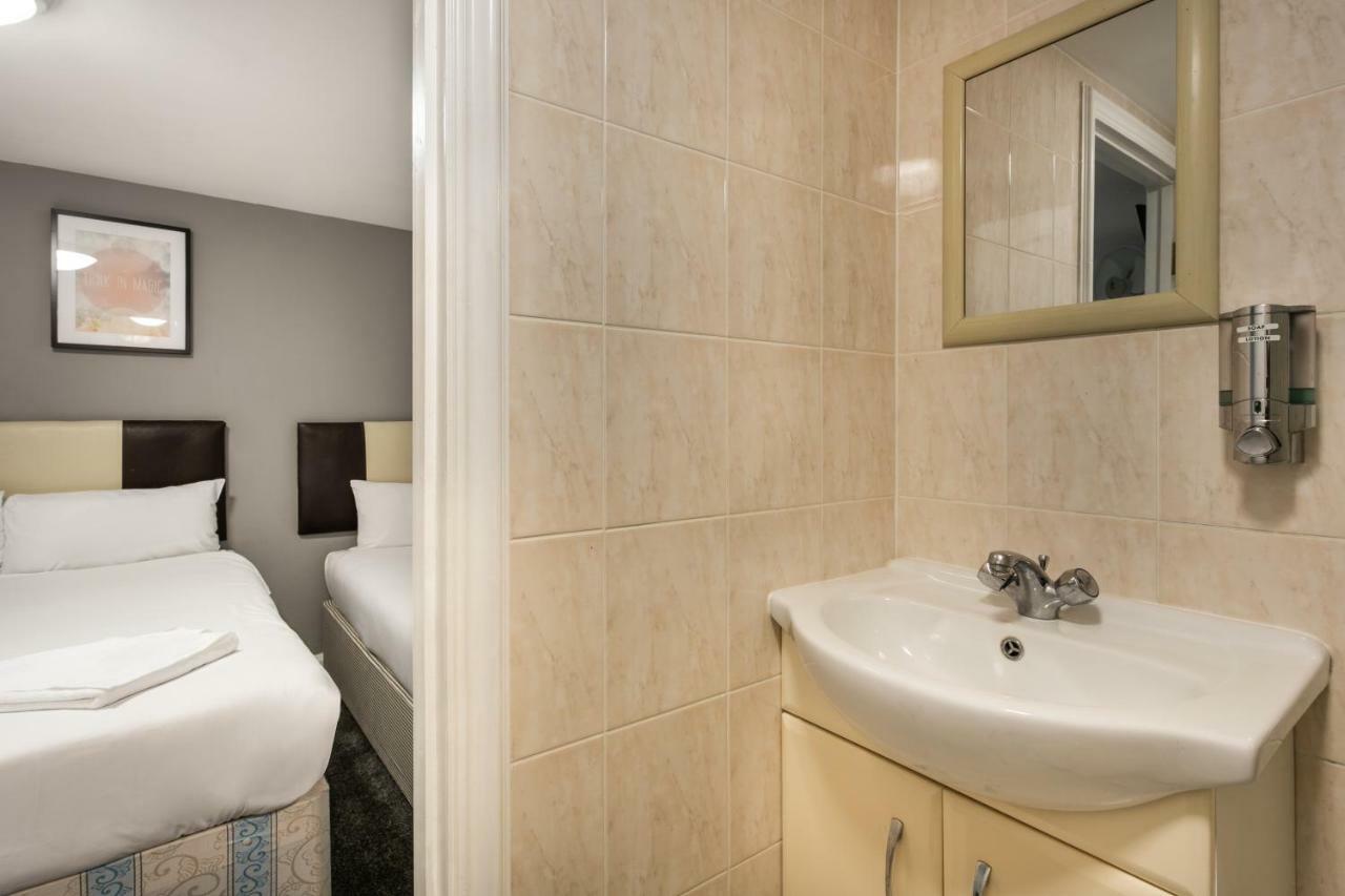 Victoria Station Hotel London Bagian luar foto