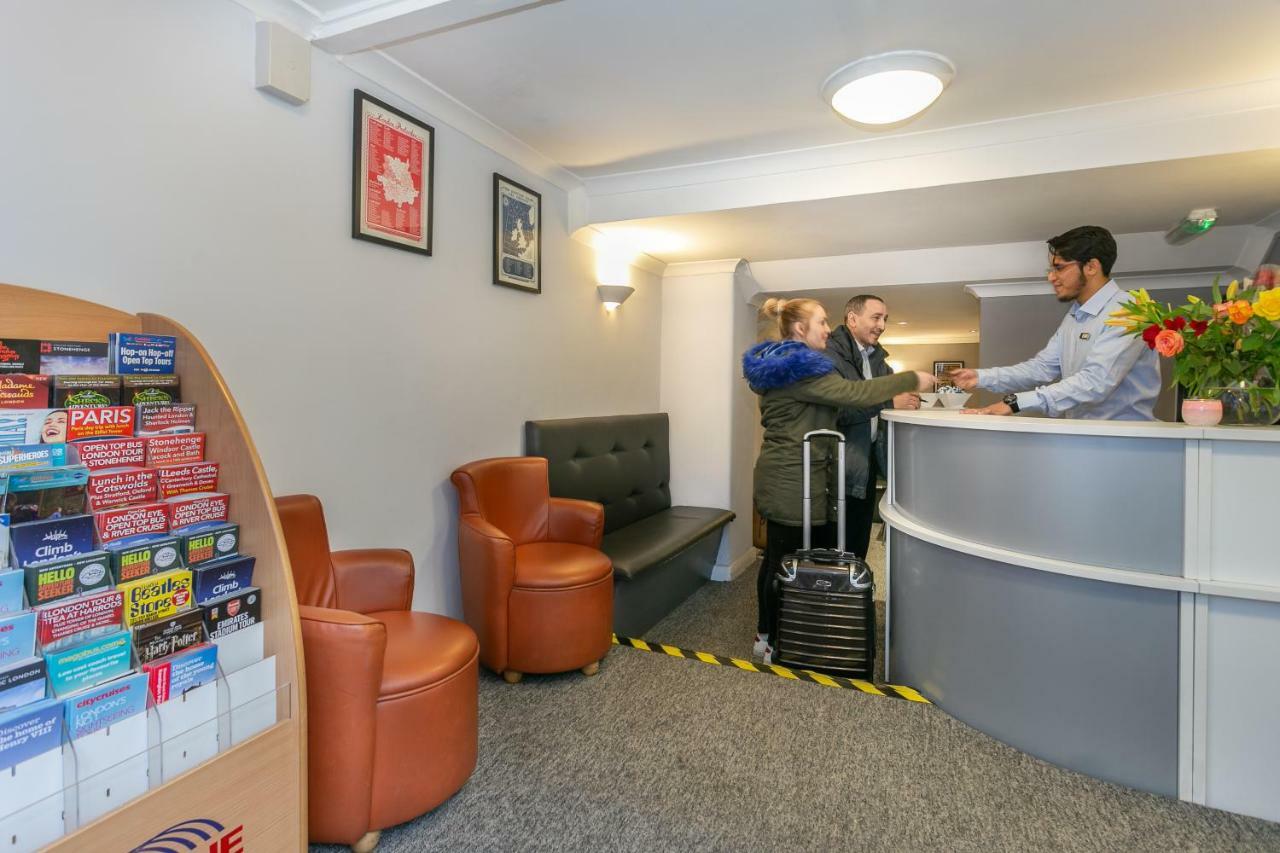 Victoria Station Hotel London Bagian luar foto