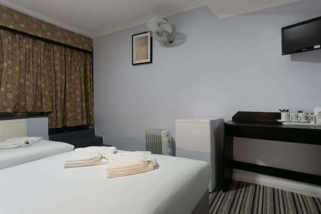 Victoria Station Hotel London Bagian luar foto