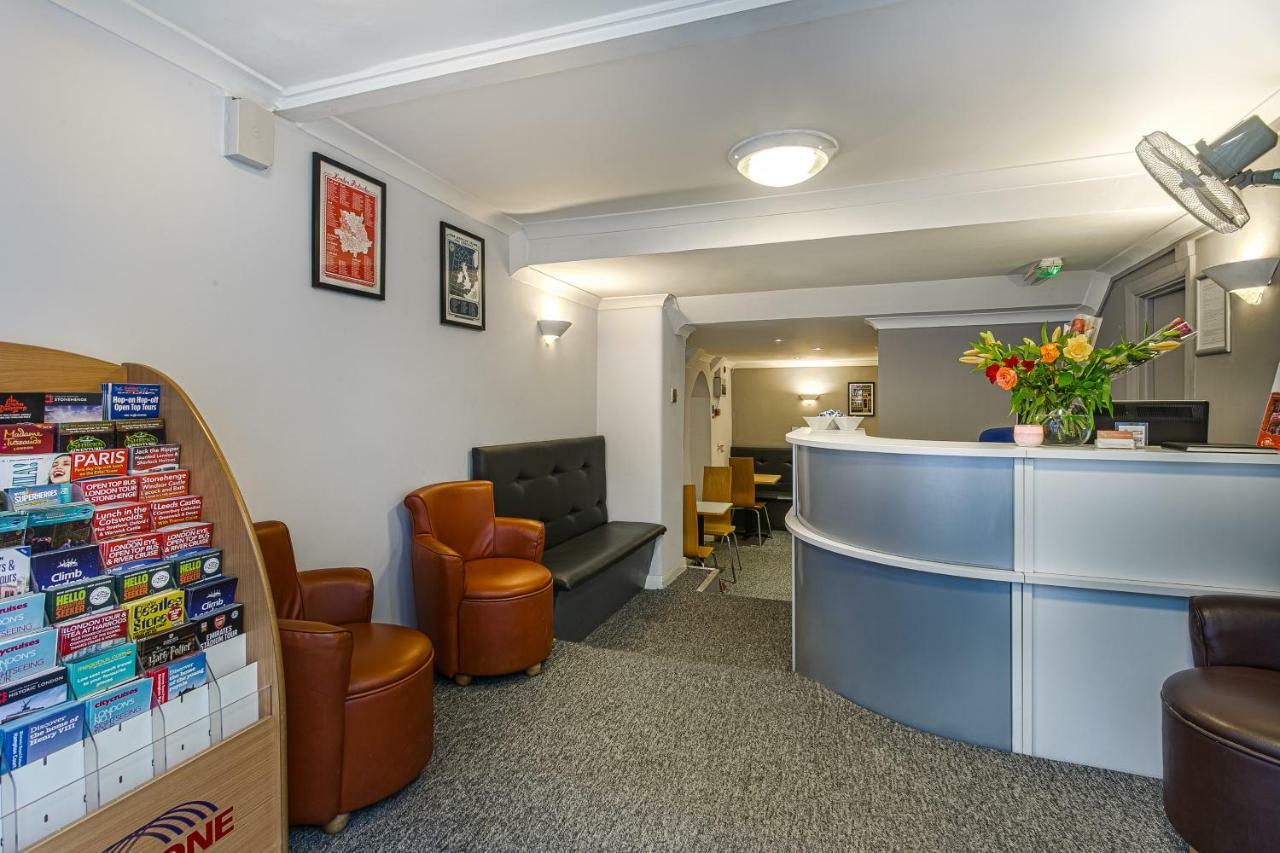 Victoria Station Hotel London Bagian luar foto