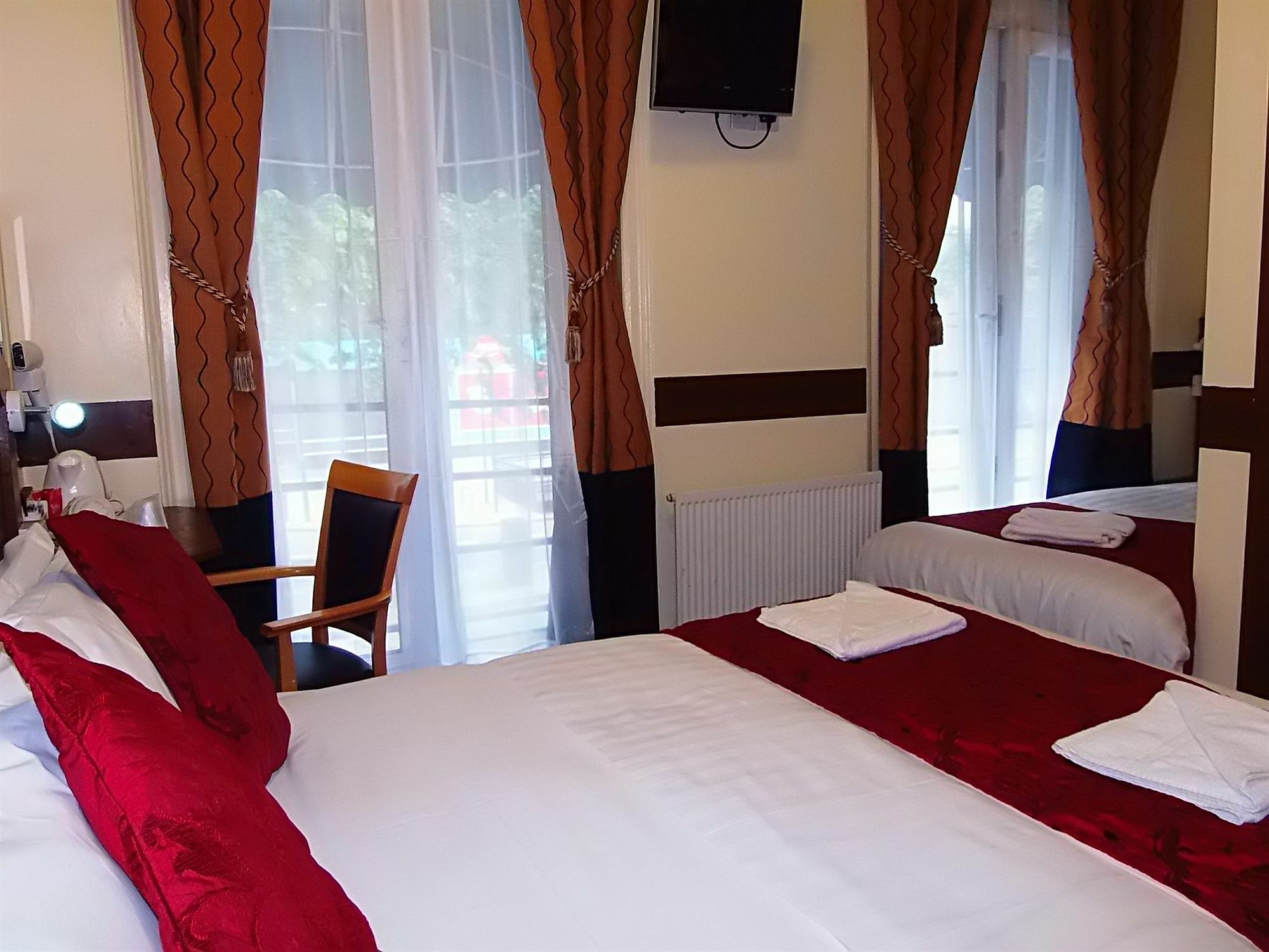 Victoria Station Hotel London Bagian luar foto